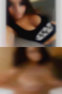 Fats pussy in swinger panties.